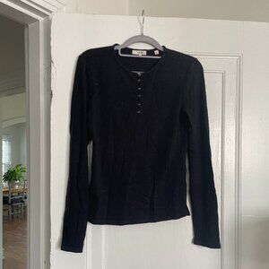 Vince Long Sleeved Henley in Black (S)